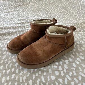 UGG ultra mini boot womens 9